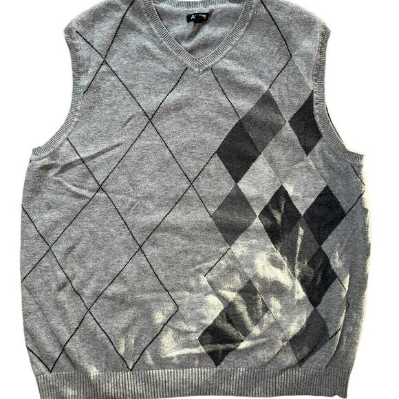 Grey Plaid Oversized Sweater Vest - Picture 5 of 5